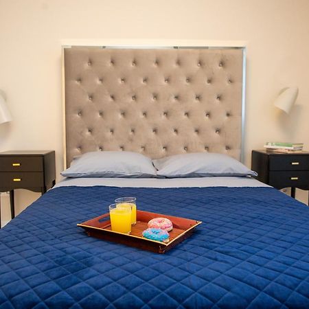 Luxurious Blue&Yellow Apartment In Kaunas Center Ngoại thất bức ảnh