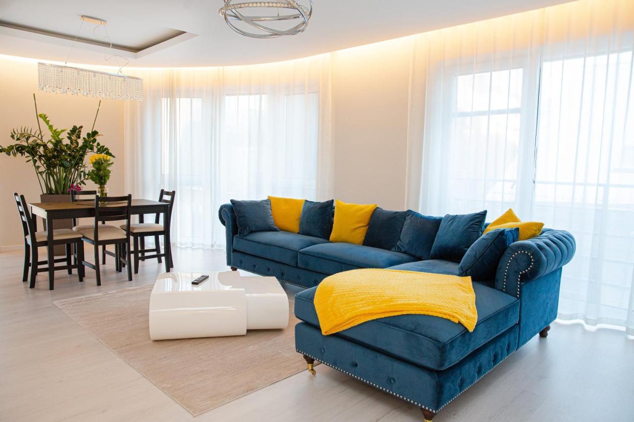Luxurious Blue&Yellow Apartment In Kaunas Center Ngoại thất bức ảnh